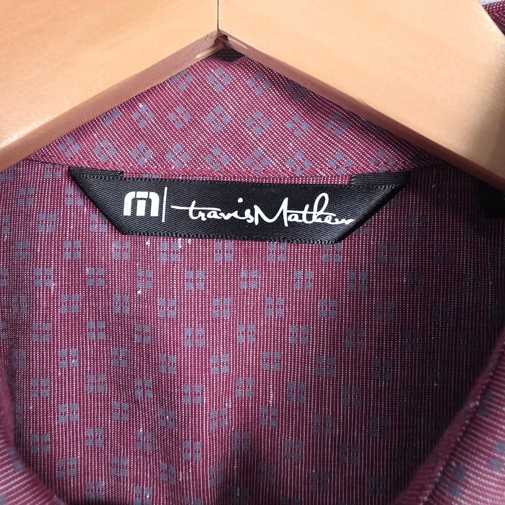 TravisMathew‎ Button Down Shirt Mens M Burgundy Geometric Short Sleeve - Picture 4 of 8